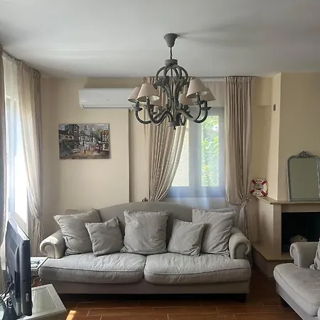 Διαμέρισμα Family In Upper Floor